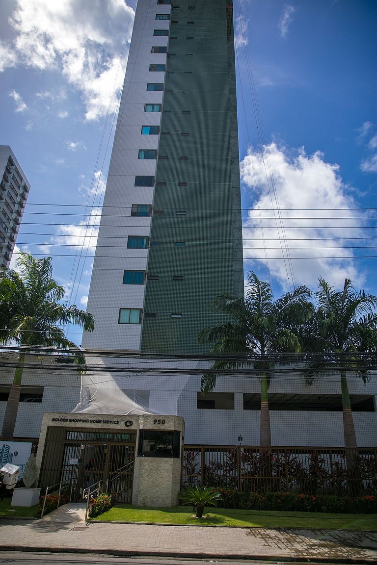 A 200 Metros do Shopping Recife, Em Boa Viagem