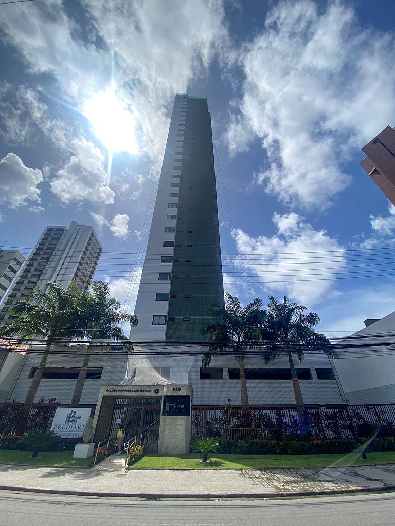 Apt Recém reformado a 200m do shopping Recife.