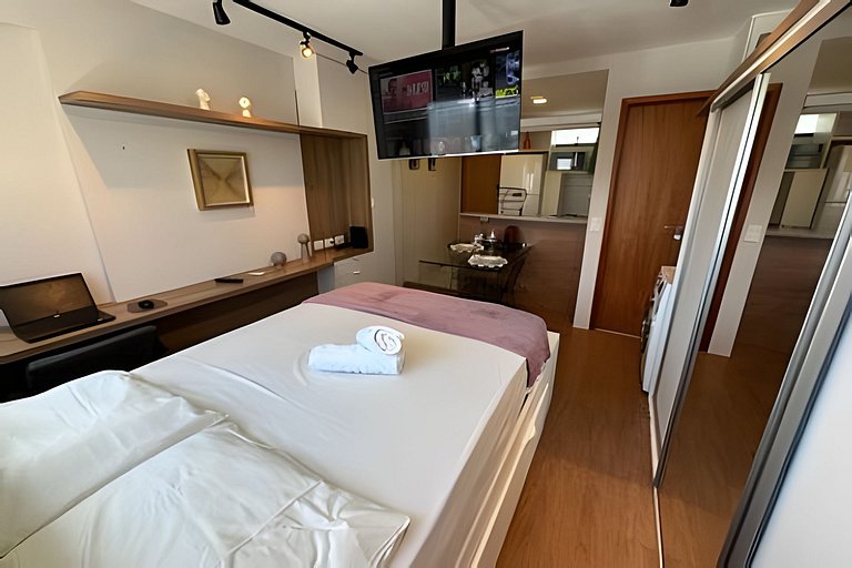 Loft a 200m do Shopping , com Piscina wifii 500Mbps