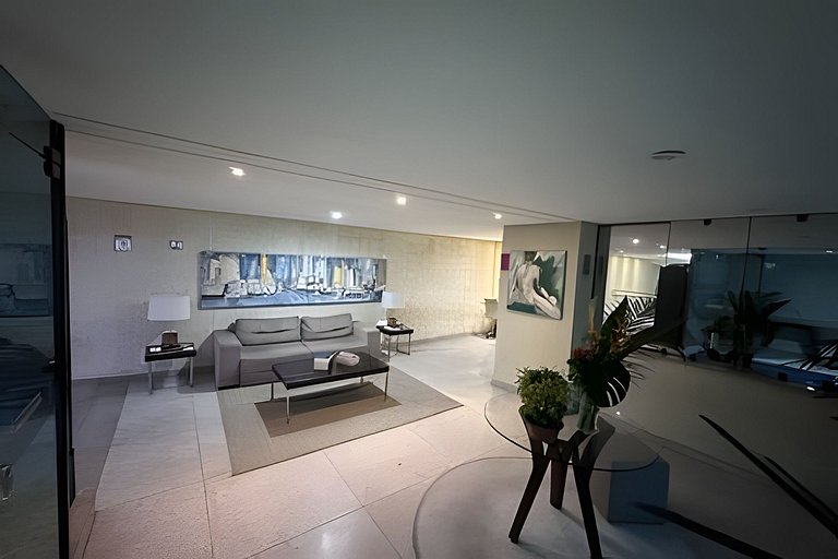 Loft a 200m do Shopping , com Piscina wifii 500Mbps