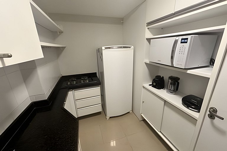 Flat Boa Viagem com quarto e sala a 400m da praia