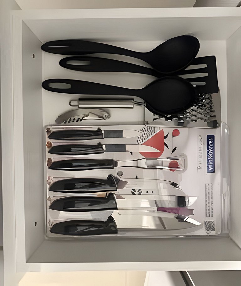 Flat Boa Viagem com quarto e sala a 400m da praia