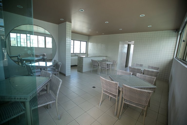 Flat Boa Viagem com quarto e sala a 400m da praia