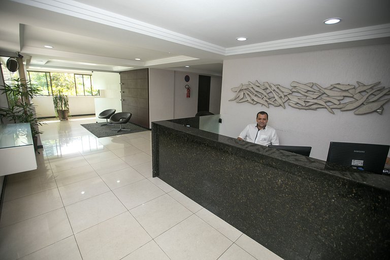 Flat Boa Viagem com quarto e sala a 400m da praia