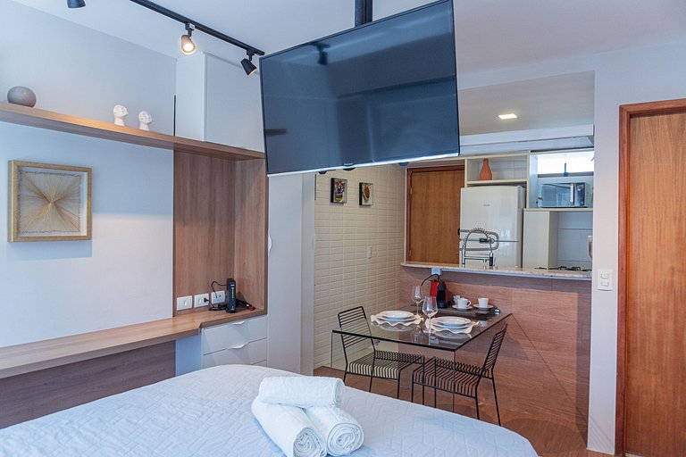 Lindo flat A 200m do Shopping , com Piscina wifii 500Mbps