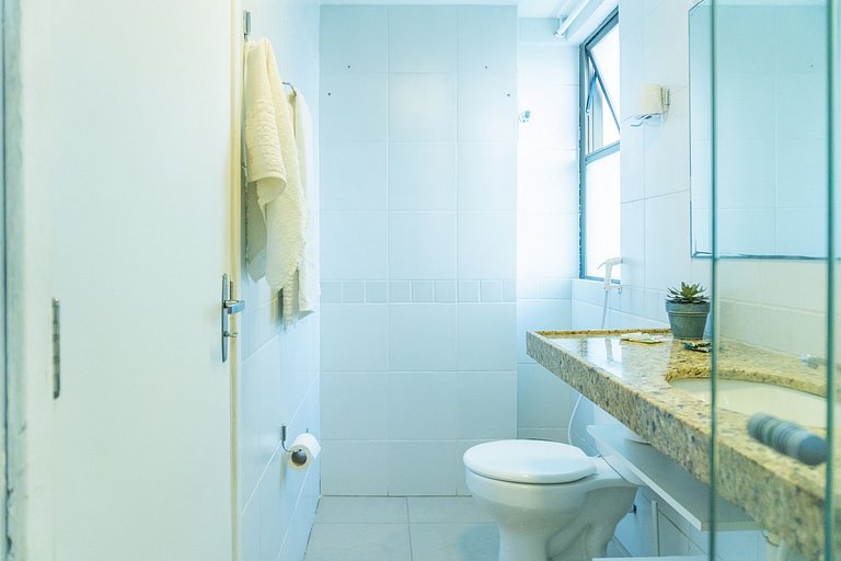 Flat Boa Viagem com quarto e sala a 400m da praia