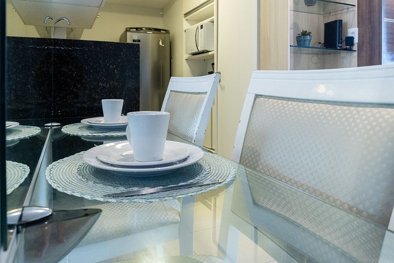 Flat Boa Viagem com quarto e sala a 400m da praia