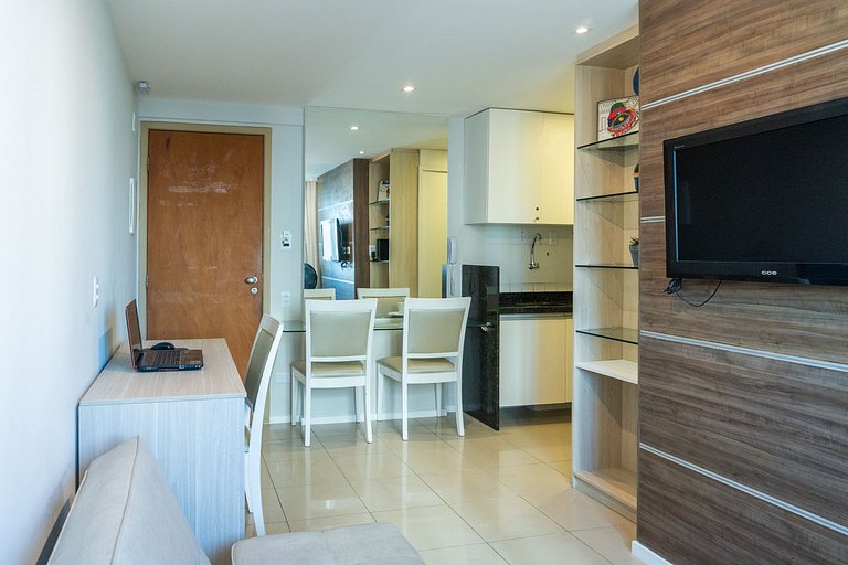 Flat Boa Viagem com quarto e sala a 400m da praia