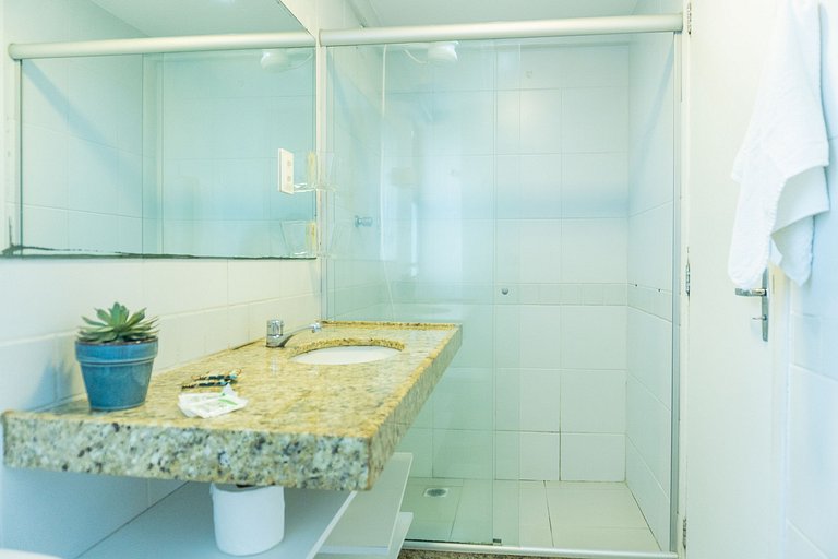 Flat Boa Viagem com quarto e sala a 400m da praia