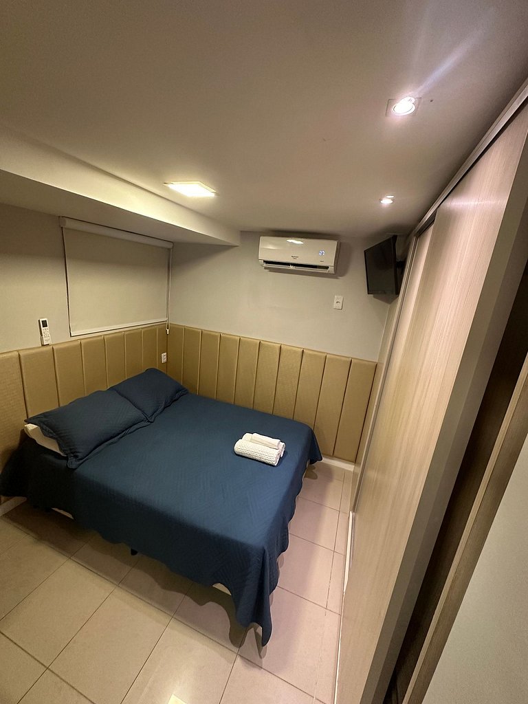 Flat Boa Viagem com quarto e sala a 400m da praia