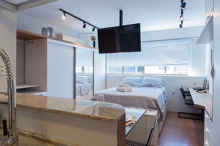 Loft a 200m do Shopping , com Piscina wifii 500Mbps