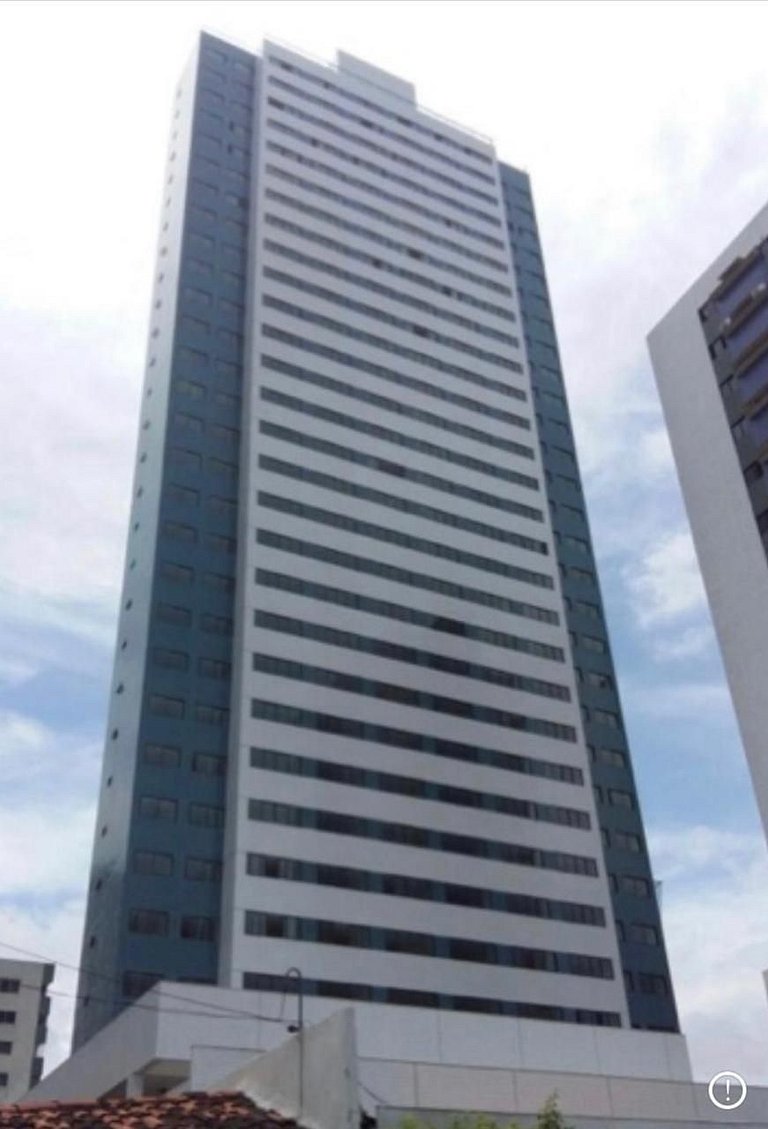 Loft a 200m do Shopping , com Piscina wifii 500Mbps