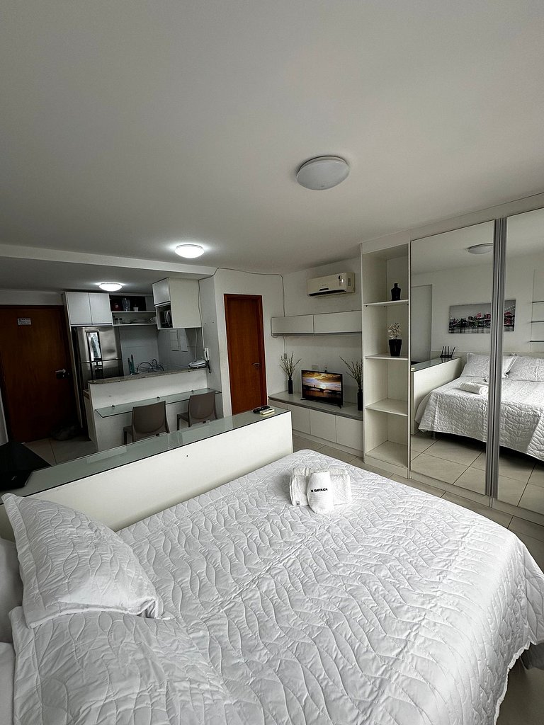 Loft a 200m do Shopping , com Piscina wifii 500Mbps