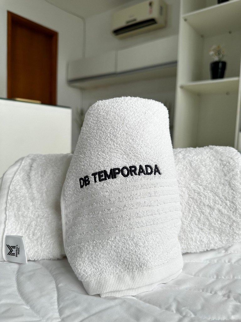 Loft a 200m do Shopping , com Piscina wifii 500Mbps