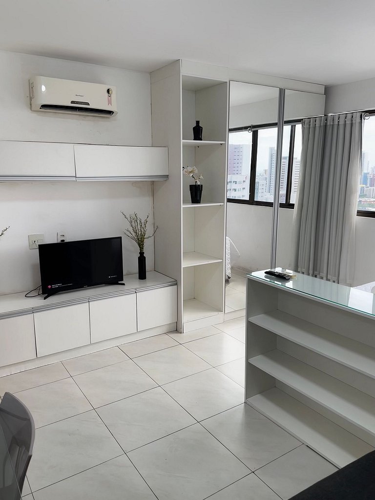 Loft a 200m do Shopping , com Piscina wifii 500Mbps