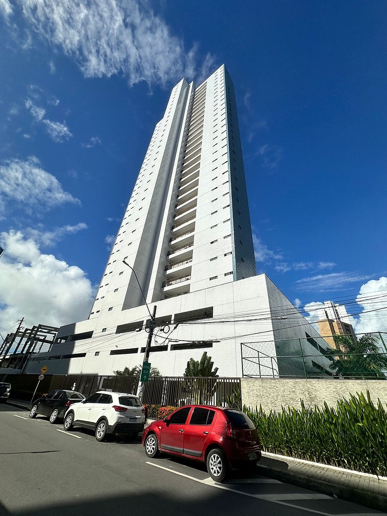 Loft a 200m do Shopping , com Piscina wifii 500Mbps