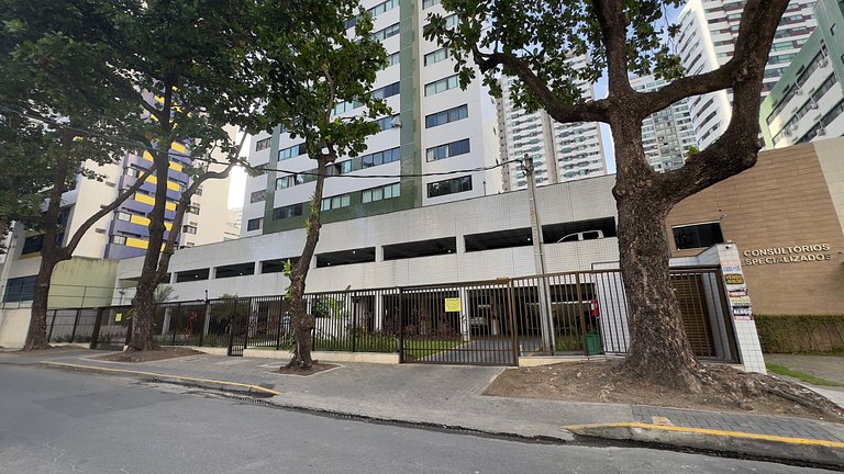 Lindo Flat Apenas a 700m da Praia De Boa Viagem!