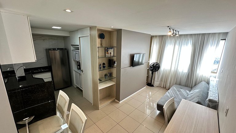 Flat Boa Viagem com quarto e sala a 400m da praia