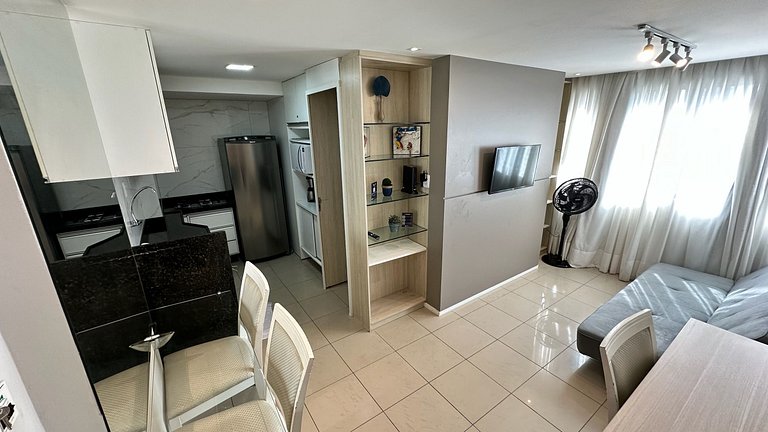 Flat Boa Viagem com quarto e sala a 400m da praia