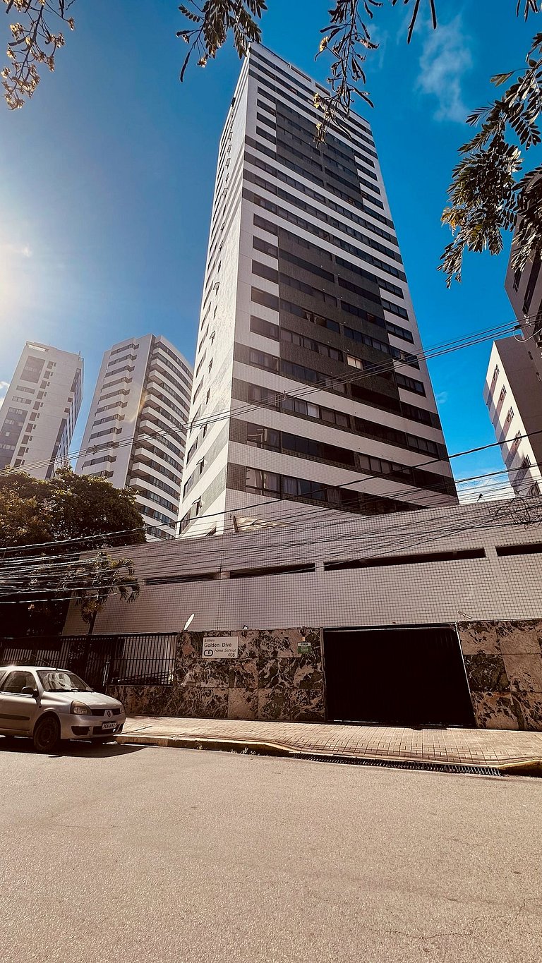 Novo e Moderno Flat a 300m da Praia Boa Viagem.